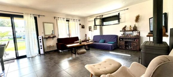 2 bedrooms Villa in Santa-Maria-Poggio, France No. 158524 2