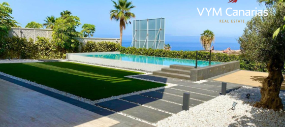 4 bedrooms Villa in La Caleta, Spain No. 9730 3