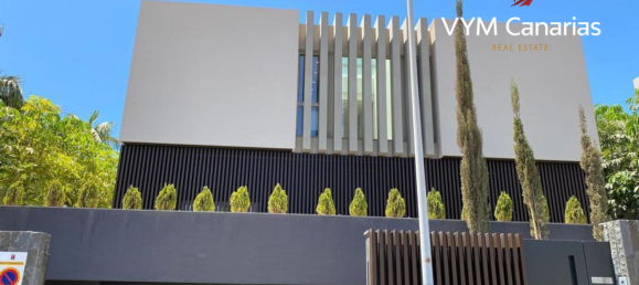 4 bedrooms Villa in La Caleta, Spain No. 9730 2