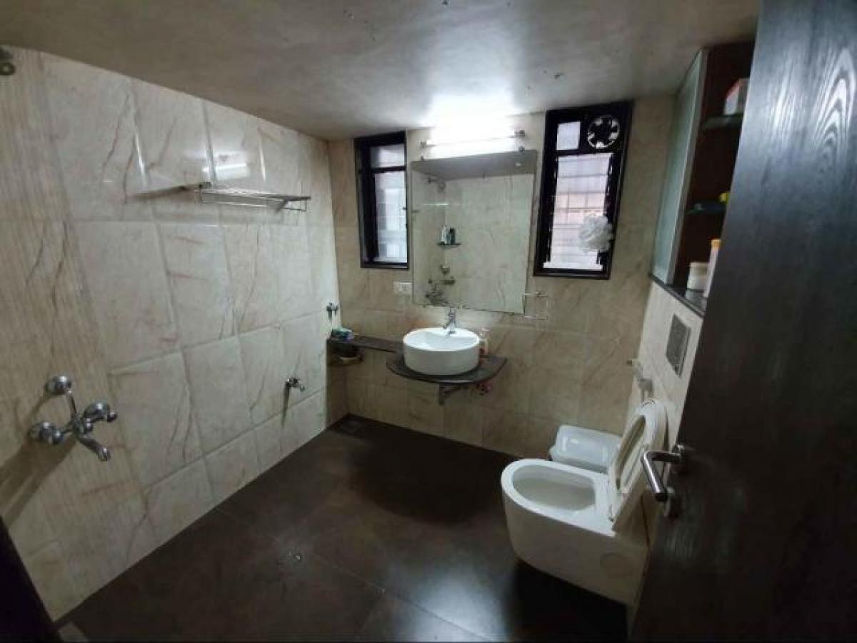 3 bedrooms House in Pune, India No. 19851