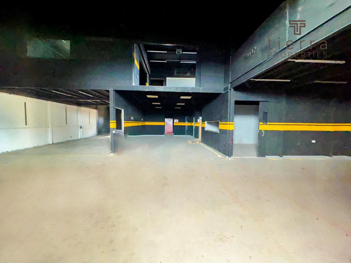 Entrepôt à Al Quoz, UAE 464.5m² No. 54802