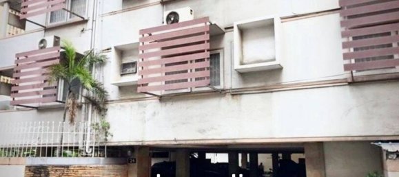 Commercial property in Khlong Toei, Thailand No. 14243 3