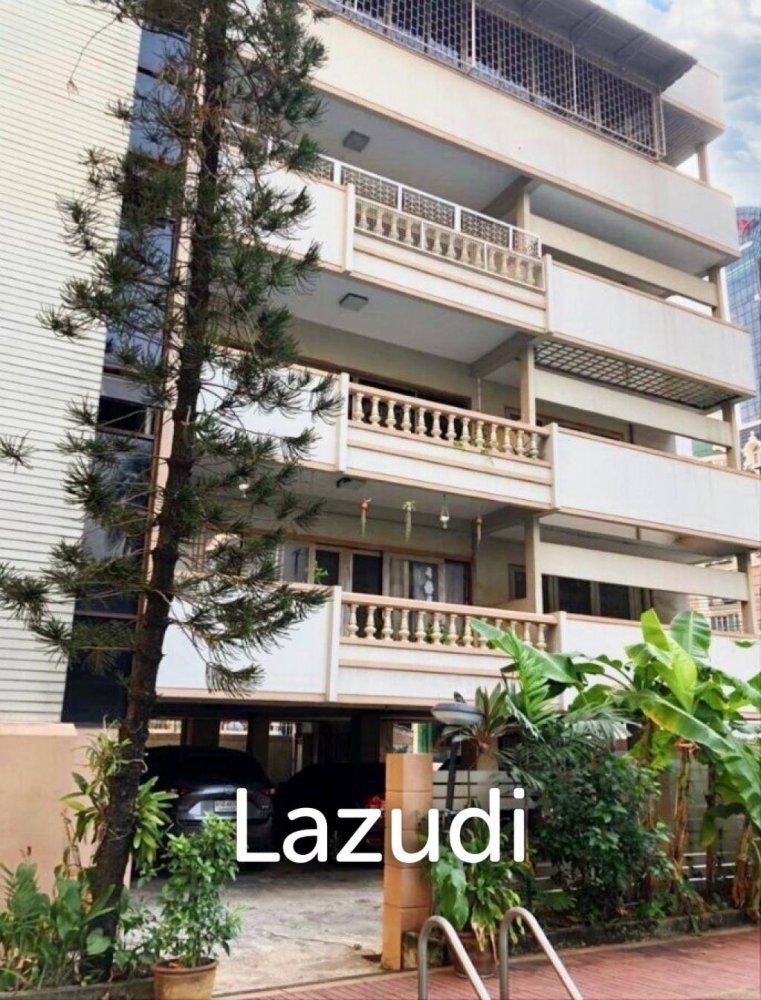  Commercial property in Khlong Toei, Thailand No. 14243