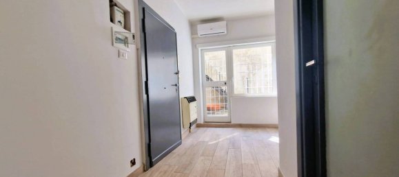 1 bedroom Apartment in Rome, Italy No. 333616 2