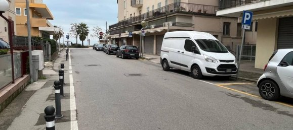 Коммерческая недвижимость с 2 комнатами в Римини, Италия № 329022 4