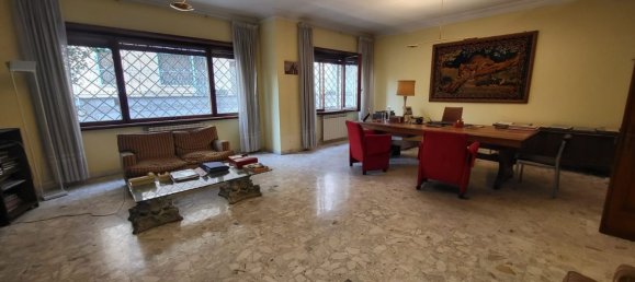 5 rooms Apartment in Rome, Italy No. 200734 8