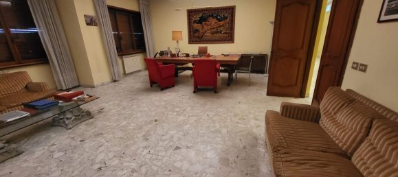 5 rooms Apartment in Rome, Italy No. 200734 6