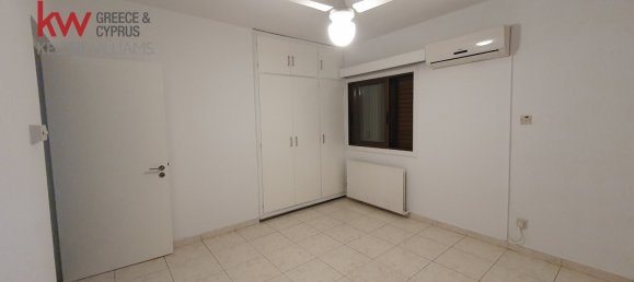 4 bedrooms Apartment in Nicosia, Cyprus No. 25869 3