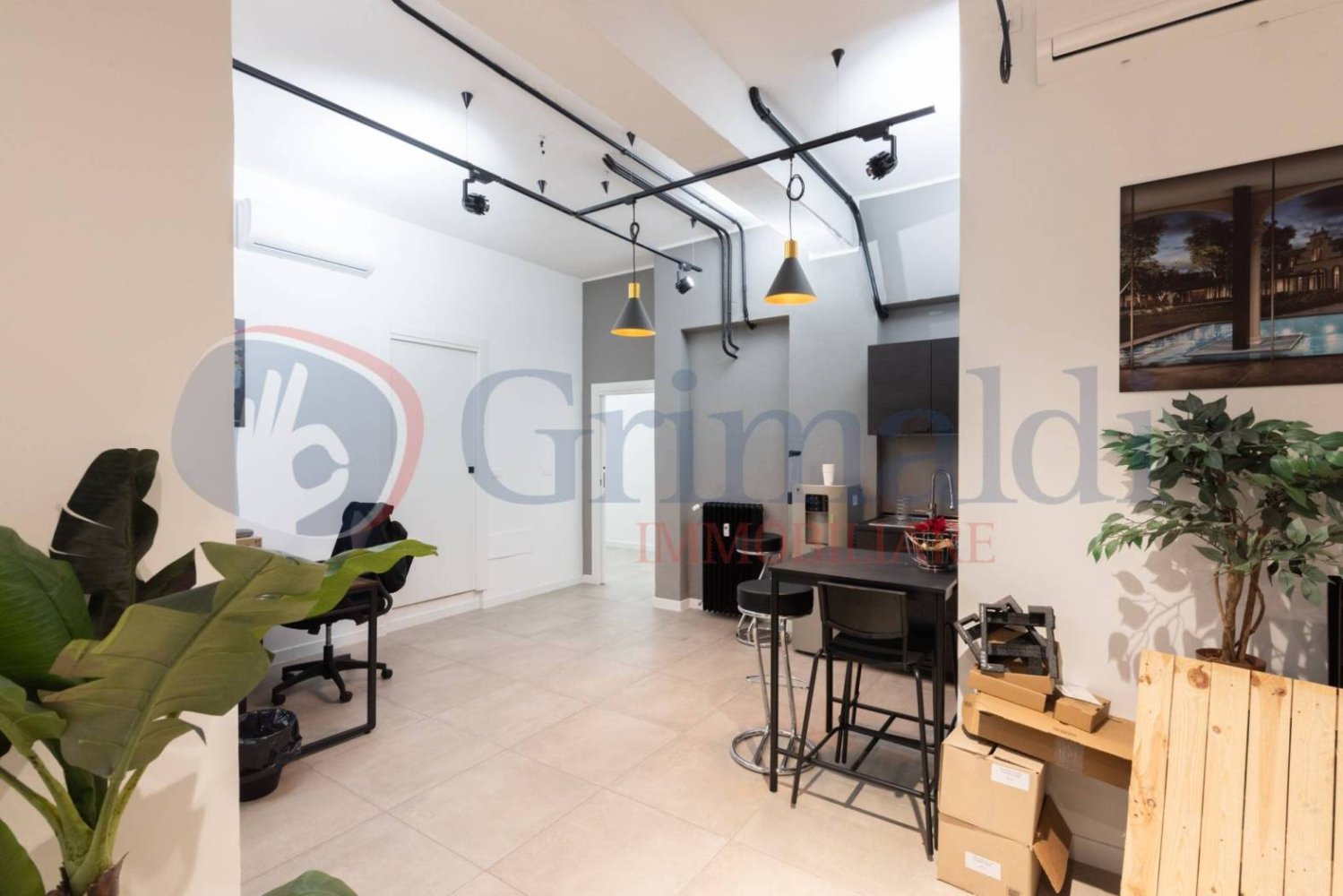 3 rooms Office in Milan, Italy No. 260743