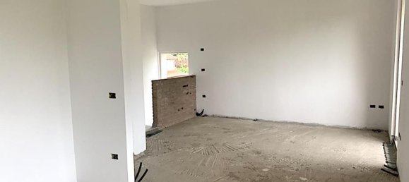 9 rooms House in Morgano, Italy No. 115468 12