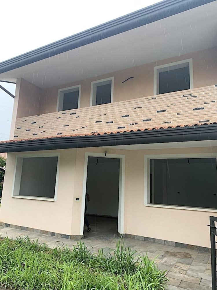 9 rooms House in Morgano, Italy No. 115468