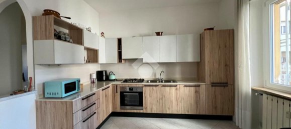 2 bedrooms Apartment in Mantua, Italy No. 378842 2