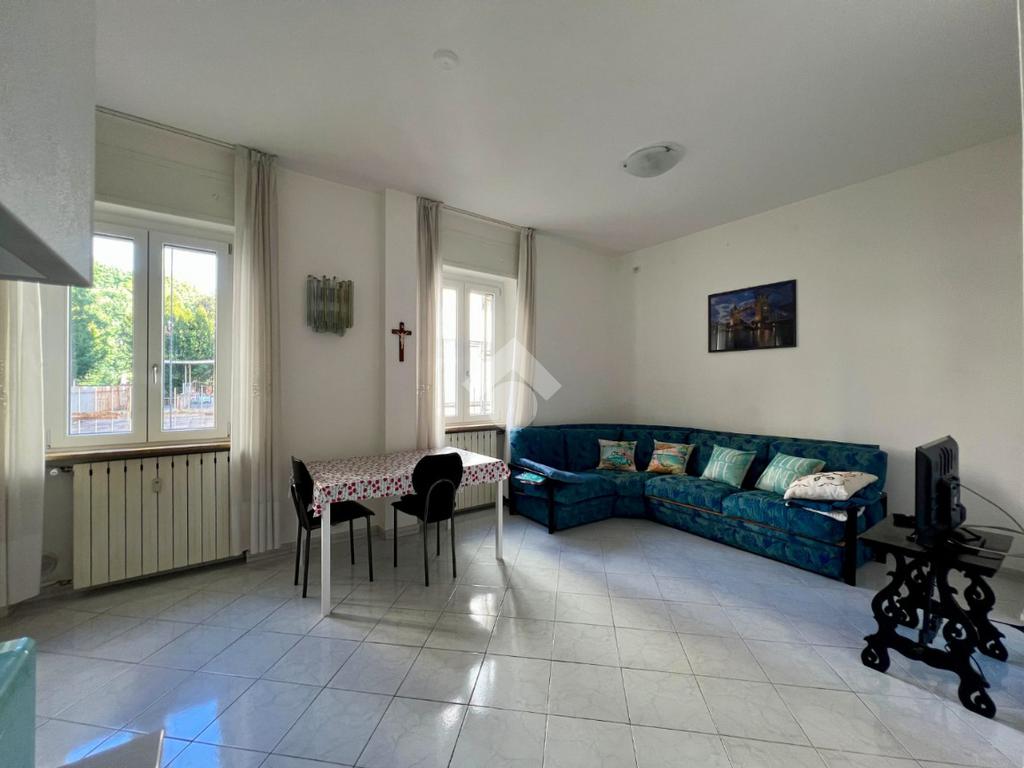 2 bedrooms Apartment in Mantua, Italy No. 378842