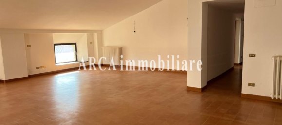 5 rooms Apartment in Pietrasanta, Italy No. 158065 16