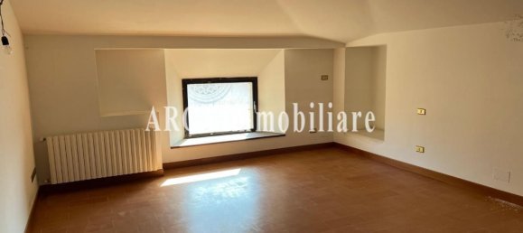 5 rooms Apartment in Pietrasanta, Italy No. 158065 10