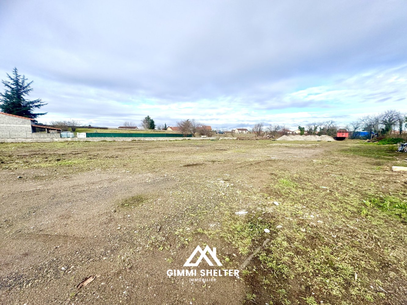  Land in Riom, France No. 203810