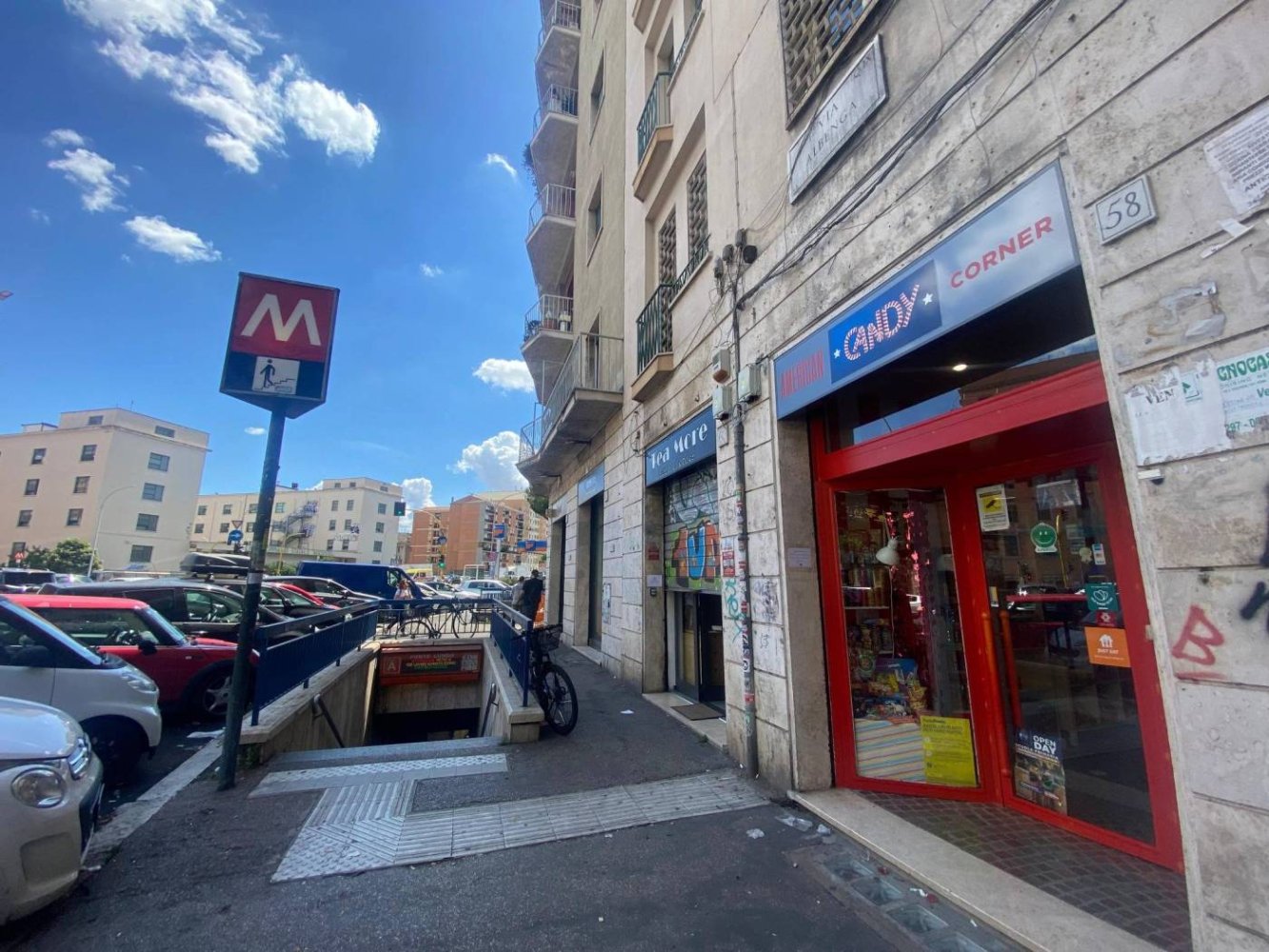 Коммерческая недвижимость с 1 комнатой в Рим, Италия № 111972