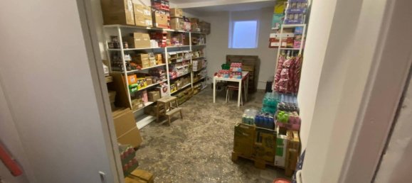 Коммерческая недвижимость с 1 комнатой в Рим, Италия № 111972 12