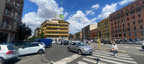 Коммерческая недвижимость с 1 комнатой в Рим, Италия № 111972 26