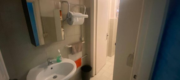 Коммерческая недвижимость с 1 комнатой в Рим, Италия № 111972 15