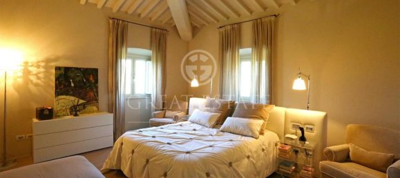 Villa de 6 dormitorios en Arezzo, Italy No. 235026 9