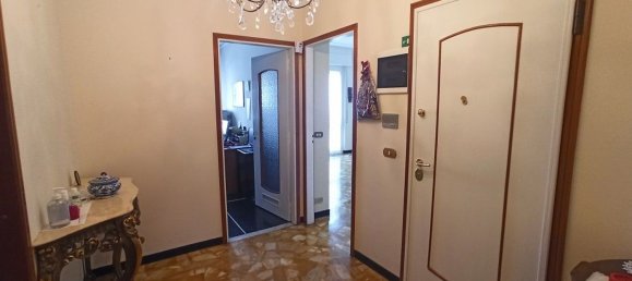 5 rooms Apartment in Savona, Italy No. 94903 4