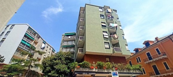 5 rooms Apartment in Savona, Italy No. 94903 2