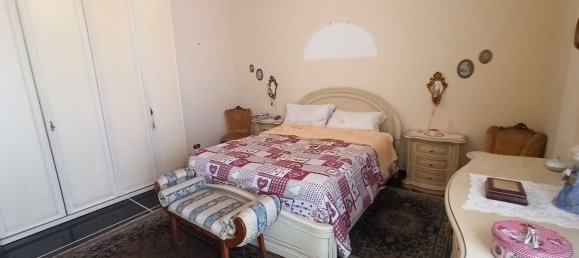 5 rooms Apartment in Savona, Italy No. 94903 8