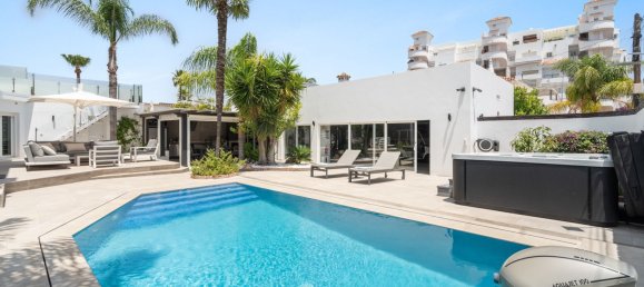 Villa de 5 dormitorios en Marbella, Spain No. 147003 8