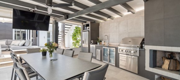 Villa de 5 dormitorios en Marbella, Spain No. 147003 27