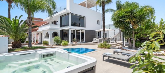 Villa de 5 dormitorios en Marbella, Spain No. 147003 11