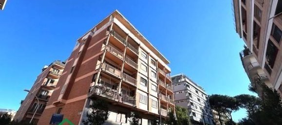 5 rooms Apartment in Rome, Italy No. 27103 7