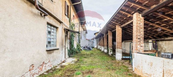 4 bedrooms House in Fagnano Olona, Italy No. 54849 15