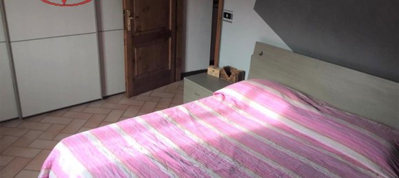 Квартира с 3 комнатами в Монтеварки, Италия № 232011 13