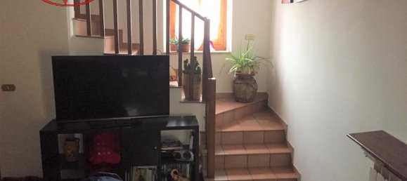 Квартира с 3 комнатами в Монтеварки, Италия № 232011 26