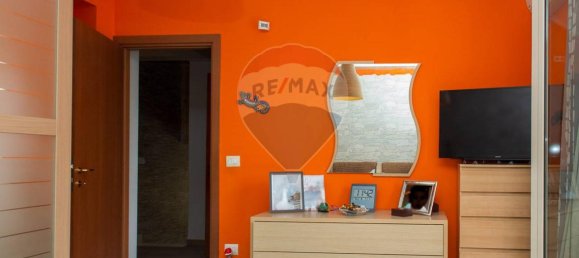 6 rooms House in Belpasso, Italy No. 42597 17