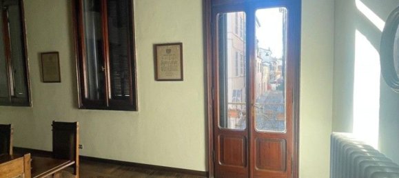 5 bedrooms Apartment in Mantua, Italy No. 363424 4