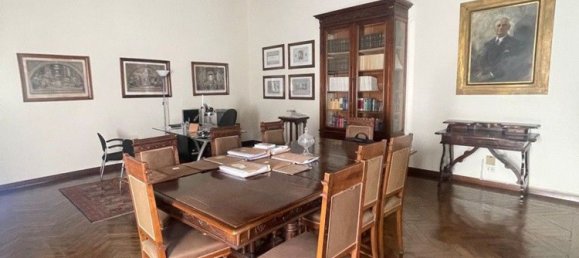 5 bedrooms Apartment in Mantua, Italy No. 363424 8