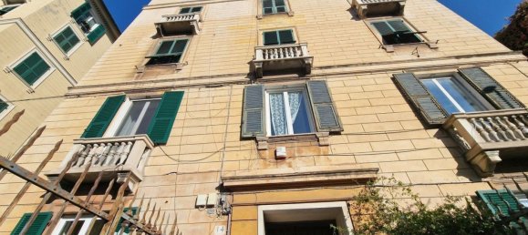 3 rooms Apartment in Genoa, Italy No. 233413 5