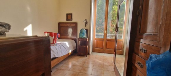 3 rooms Apartment in Genoa, Italy No. 233413 11