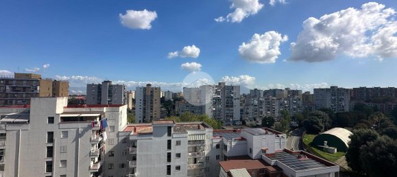 4 rooms Apartment in Naples, Italy No. 105673 3