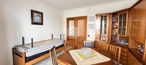 4 rooms Apartment in Naples, Italy No. 105673 11