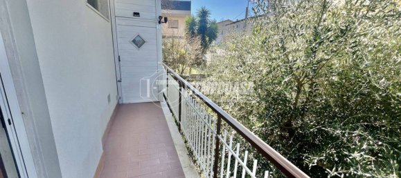 Квартира с 3 спальнями в Спольторе, Италия № 133984 13