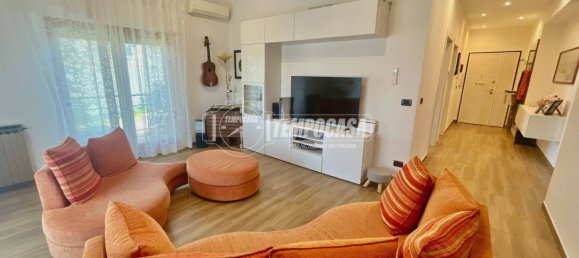 Квартира с 3 спальнями в Спольторе, Италия № 133984 6