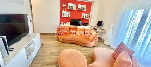 Квартира с 3 спальнями в Спольторе, Италия № 133984 4