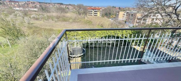 Квартира с 3 спальнями в Спольторе, Италия № 133984 14