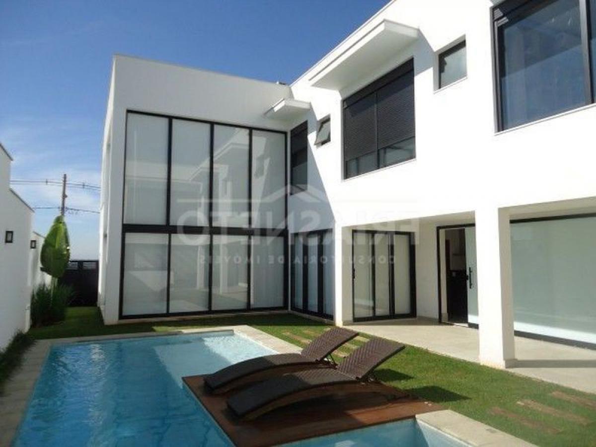 Casa de 4 dormitorios en Sao Paulo, Brazil No. 566763