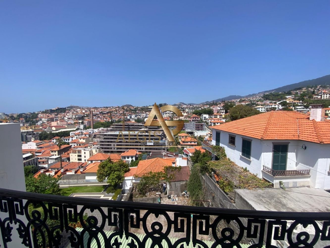 10 bedrooms Land in Funchal, Portugal No. 309964