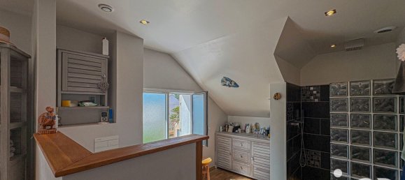 5 bedrooms House in Poissy, France No. 291349 14