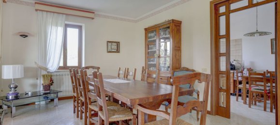6 rooms Villa in Rignano Flaminio, Italy No. 10611 4